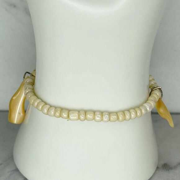 Shell Charm Beaded Stretch Bracelet - Picture 8 of 8